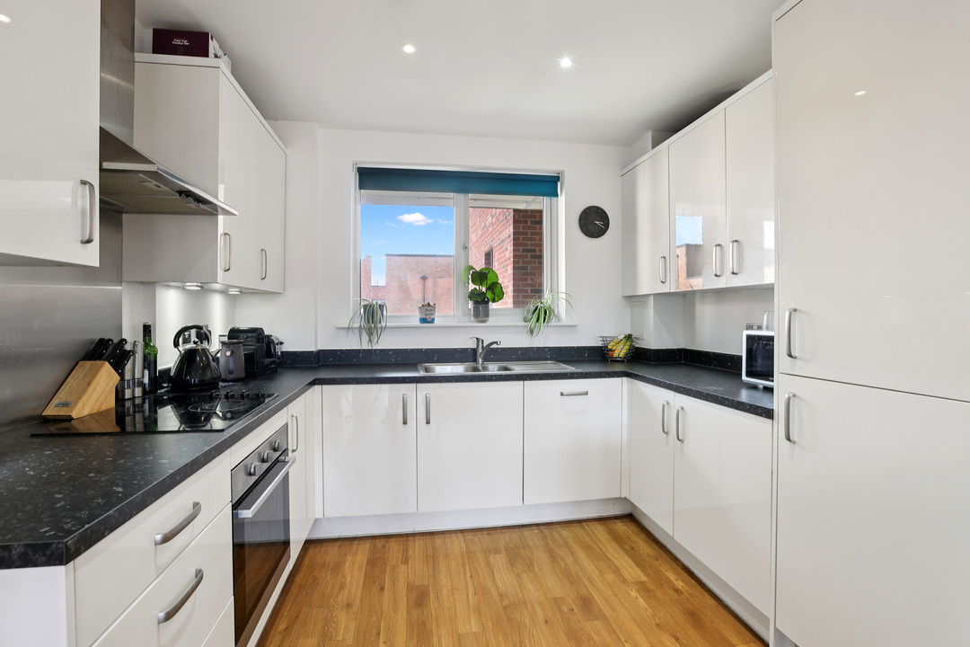 1 bed apartment for sale in Myers Court, Brentford, Greater London, TW8  - Property Image 3