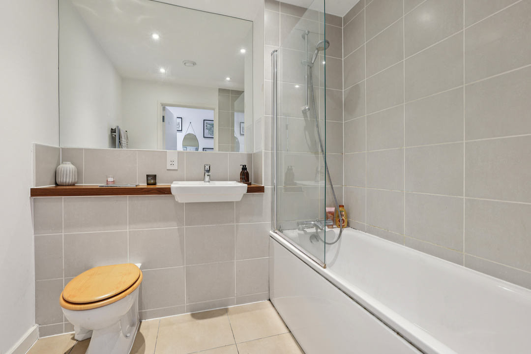 1 bed apartment for sale in Myers Court, Brentford, Greater London, TW8  - Property Image 16