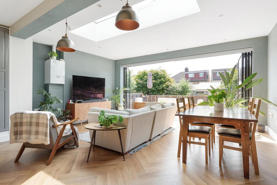 5 bed terraced house for sale in Boston Manor Road, Brentford, TW8  - Property Image 14