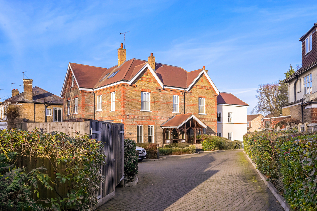 2 bed apartment for sale in Castlebar Park, Ealing, London, W5  - Property Image 6