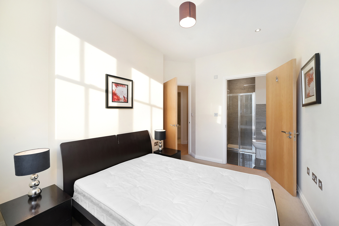 2 bed apartment for sale in Castlebar Park, Ealing, London, W5  - Property Image 9