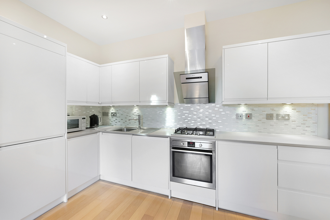 2 bed apartment for sale in Castlebar Park, Ealing, London, W5  - Property Image 4
