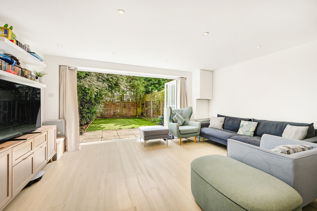 4 bed terraced house for sale in Mount Pleasant Road, Ealing, London, W5  - Property Image 2