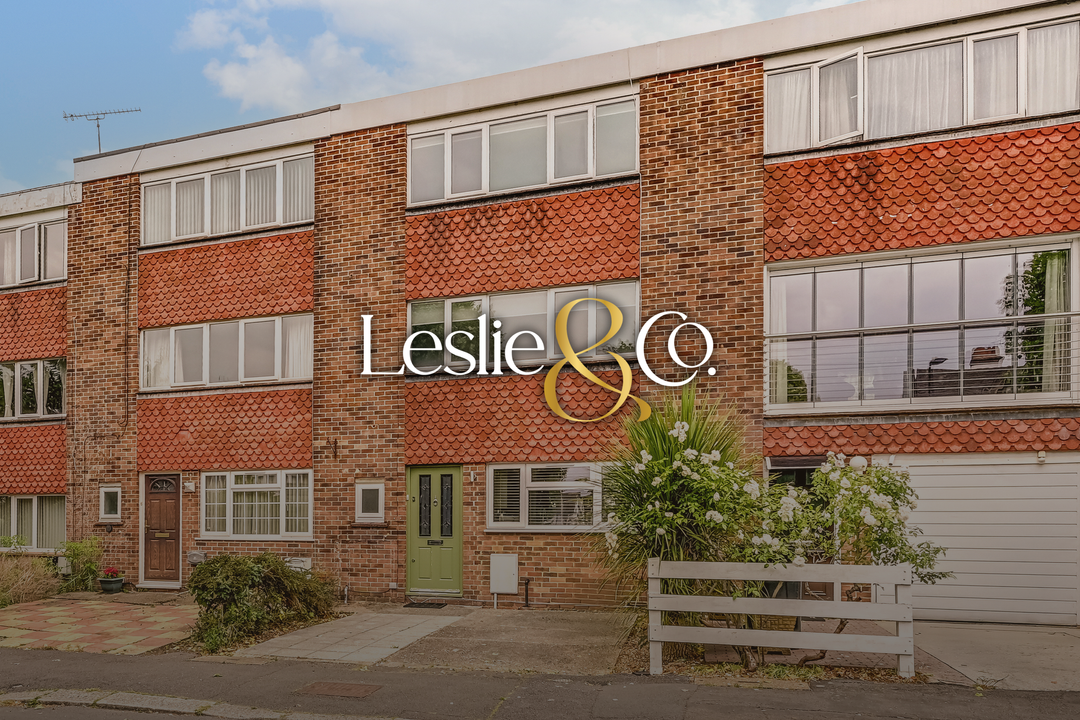 4 bed terraced house for sale in Mount Pleasant Road, Ealing, London, W5