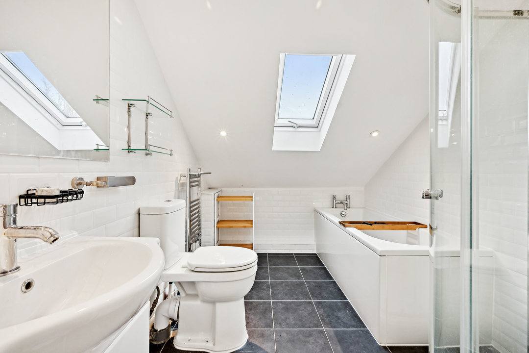 3 bed apartment to rent in Elthorne Avenue, Hanwell, London, W7  - Property Image 14