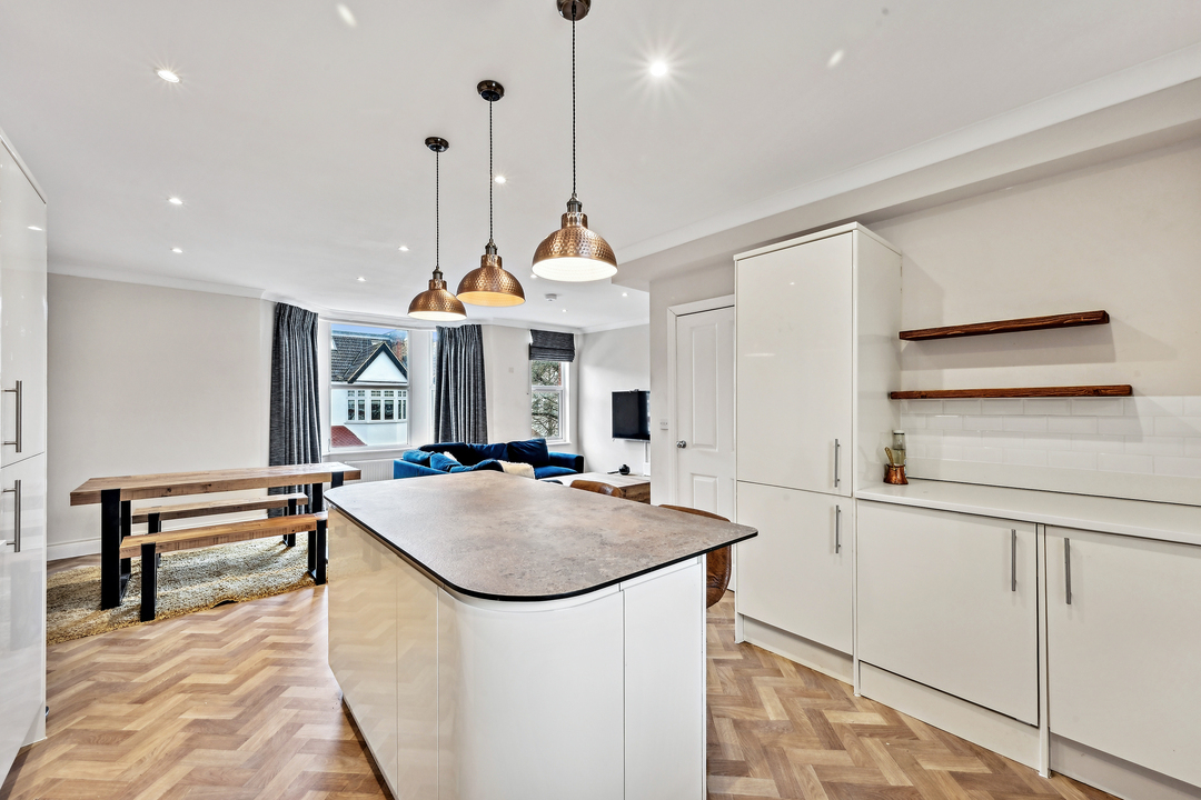 3 bed apartment to rent in Elthorne Avenue, Hanwell, London, W7  - Property Image 9
