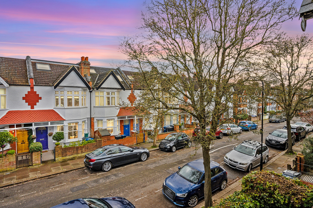 3 bed apartment to rent in Elthorne Avenue, Hanwell, London, W7  - Property Image 6