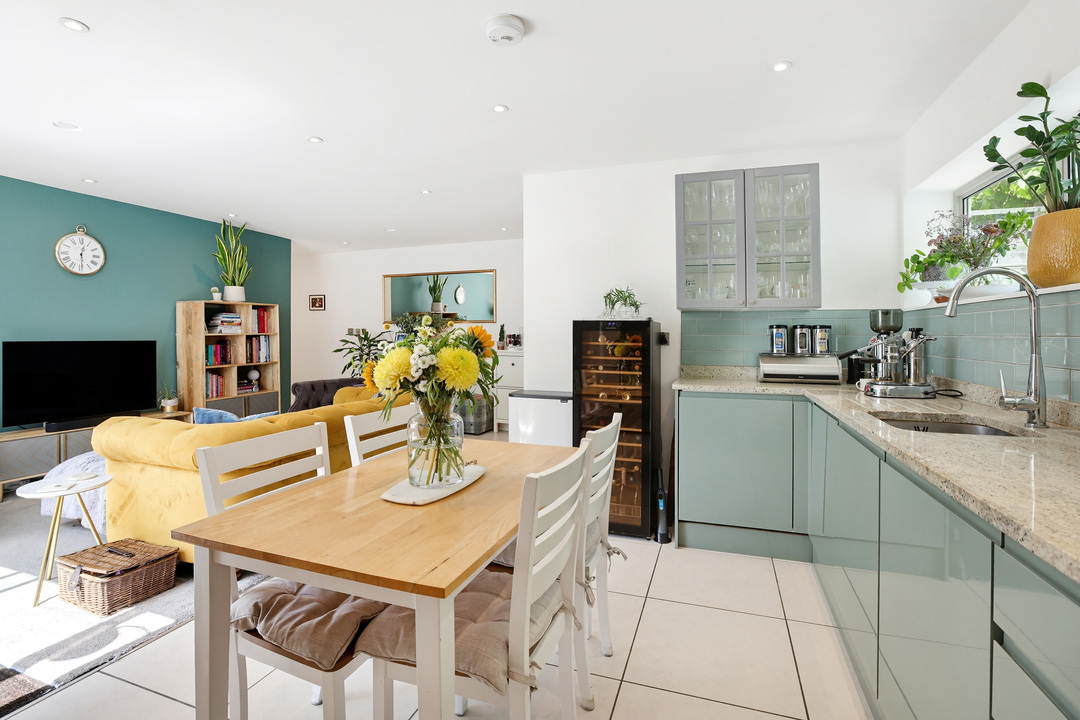 3 bed detached house for sale in Manuka Close, Ealing, London, W7  - Property Image 8