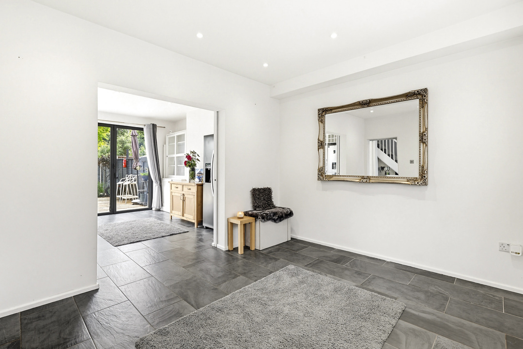 4 bed house to rent in Lionel Road North, Ealing, London  - Property Image 4