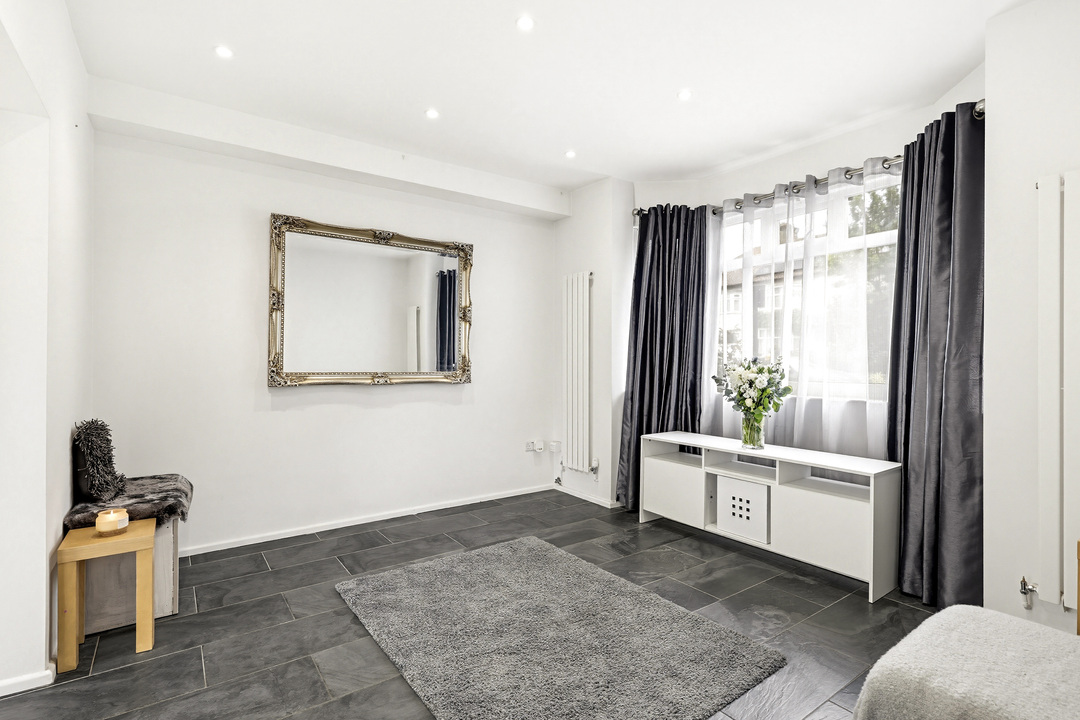 4 bed house to rent in Lionel Road North, Ealing, London  - Property Image 7