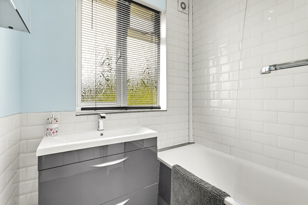 4 bed house to rent in Lionel Road North, Ealing, London  - Property Image 12