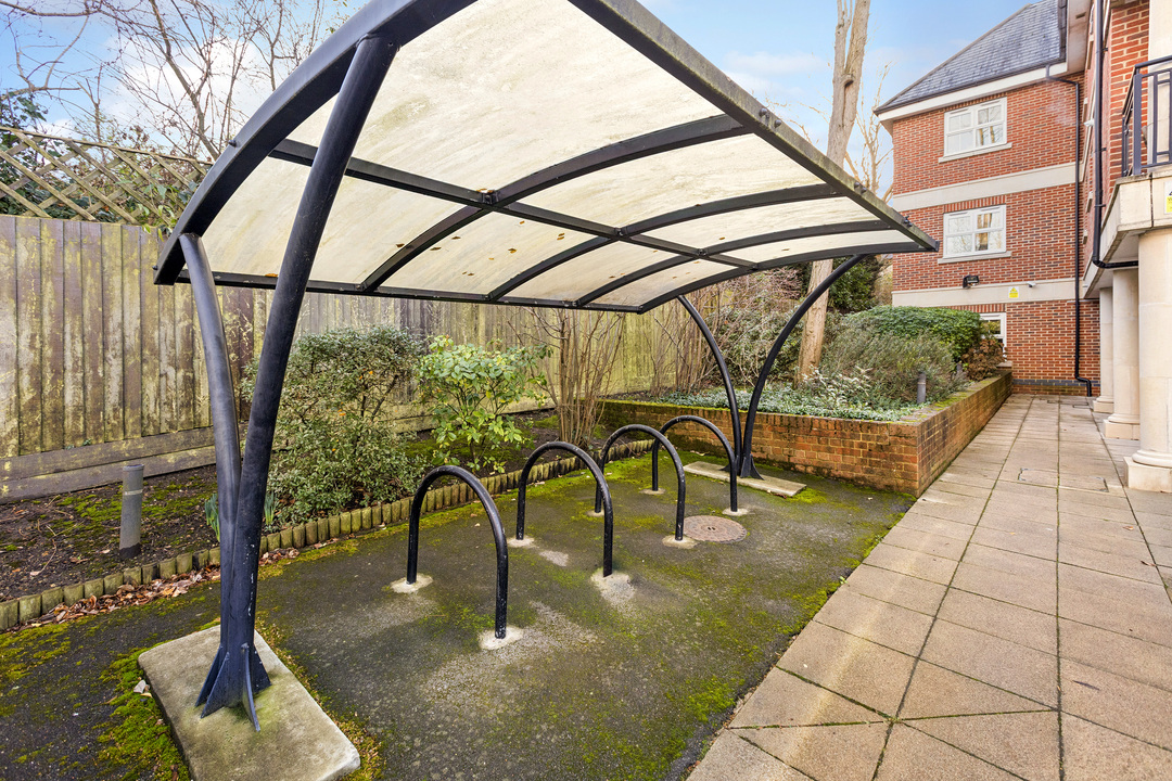 2 bed apartment to rent in Castlebar Park, Ealing, London, W5  - Property Image 16
