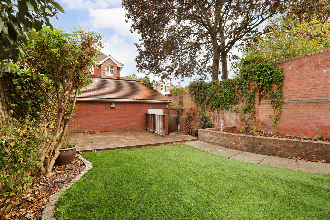 6 bed semi-detached house for sale in Magnolia Place, Montpelier Road, Ealing, London, W5  - Property Image 4