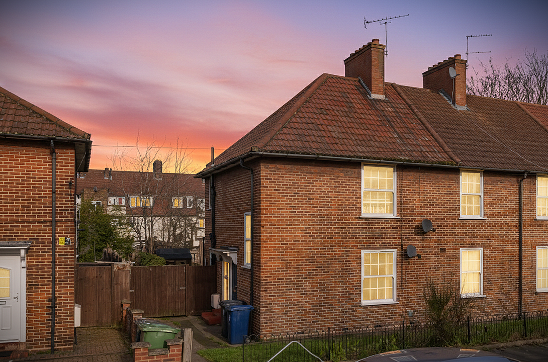 1 bed apartment to rent in Kennedy Road, Hanwell, London, W7  - Property Image 1