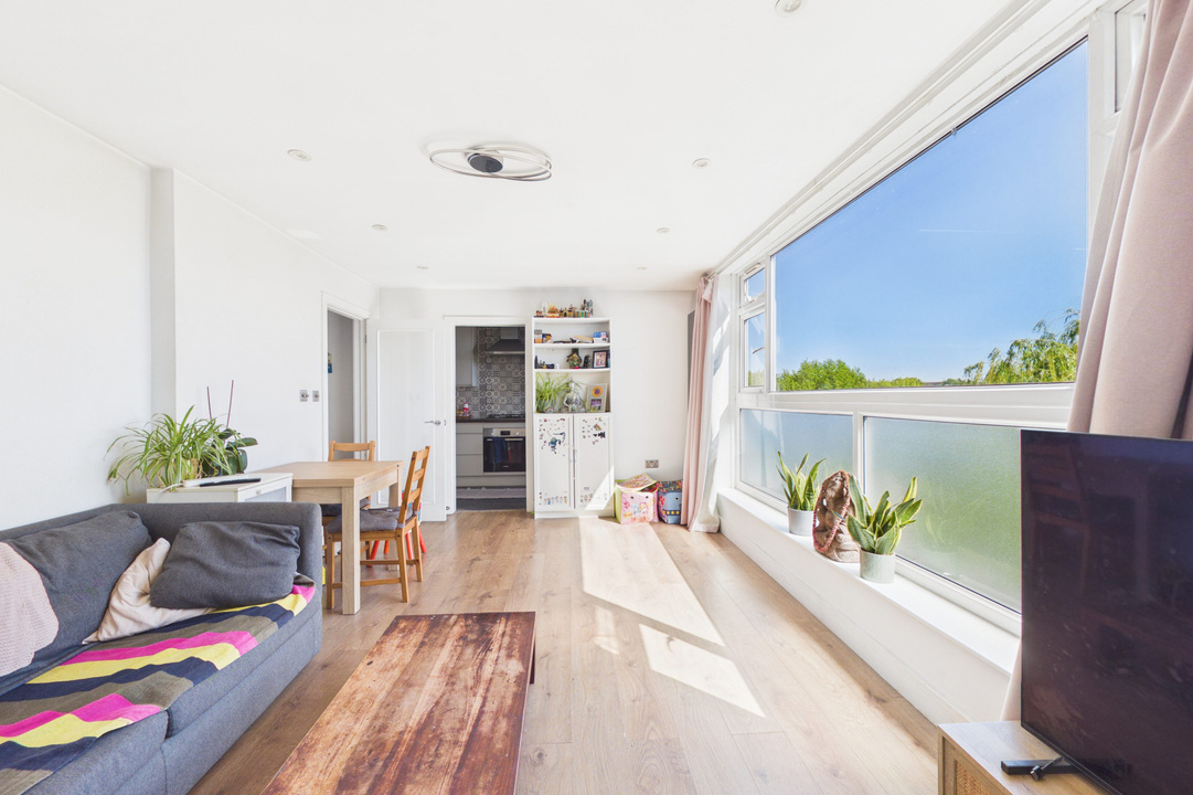 2 bed apartment for sale in Gordon Road, Ealing, London, W13  - Property Image 4