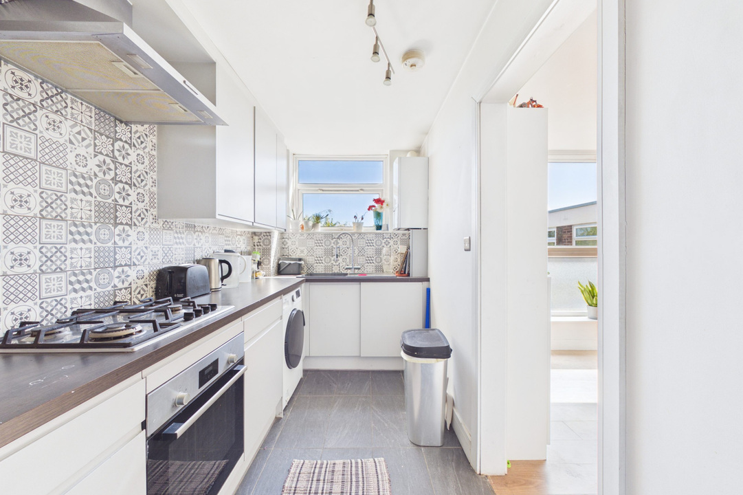 2 bed apartment for sale in Gordon Road, Ealing, London, W13  - Property Image 5