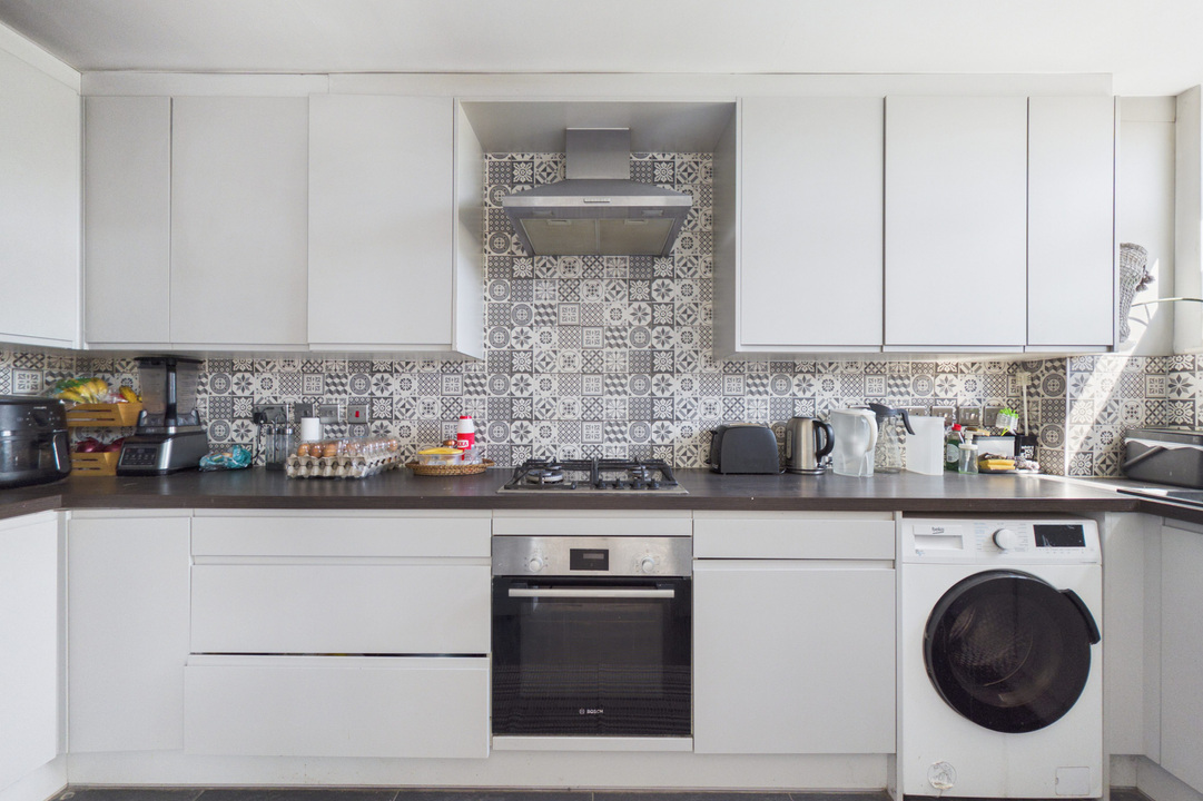 2 bed apartment for sale in Gordon Road, Ealing, London, W13  - Property Image 3