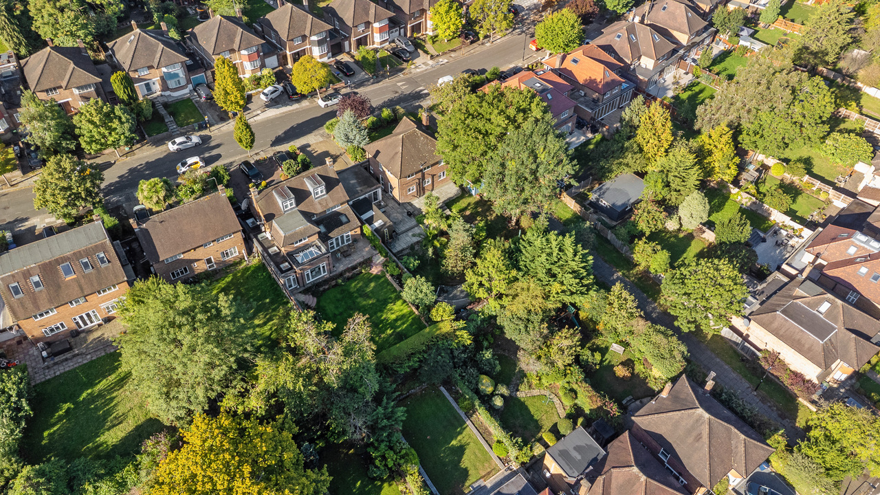 4 bed detached house for sale in The Ridings, Ealing, London, W5  - Property Image 17