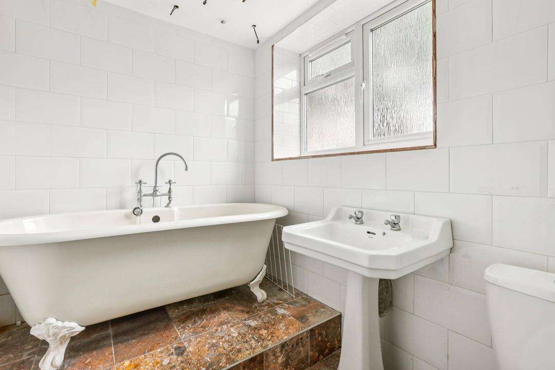 4 bed detached house for sale in The Ridings, Ealing, London, W5  - Property Image 9