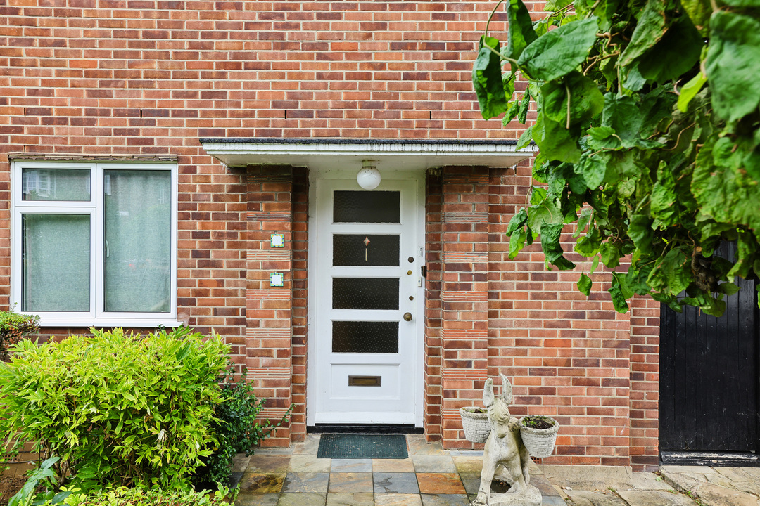 4 bed detached house for sale in The Ridings, Ealing, London, W5  - Property Image 3