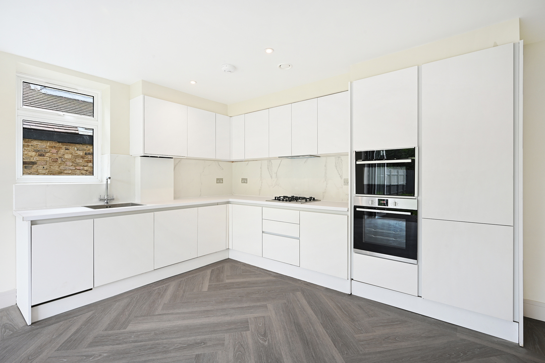 1 bed apartment for sale in Gunnersbury Avenue, Ealing Common, London, W5  - Property Image 2