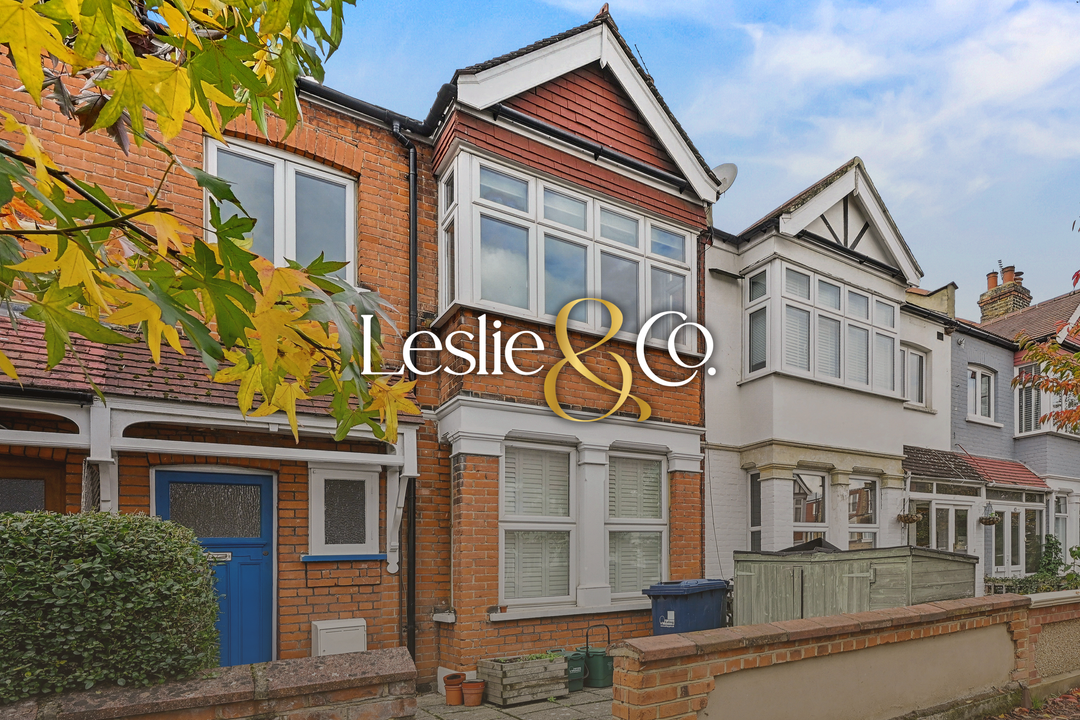 1 bed apartment for sale in Raymond Avenue, Ealing, London, W13  - Property Image 1