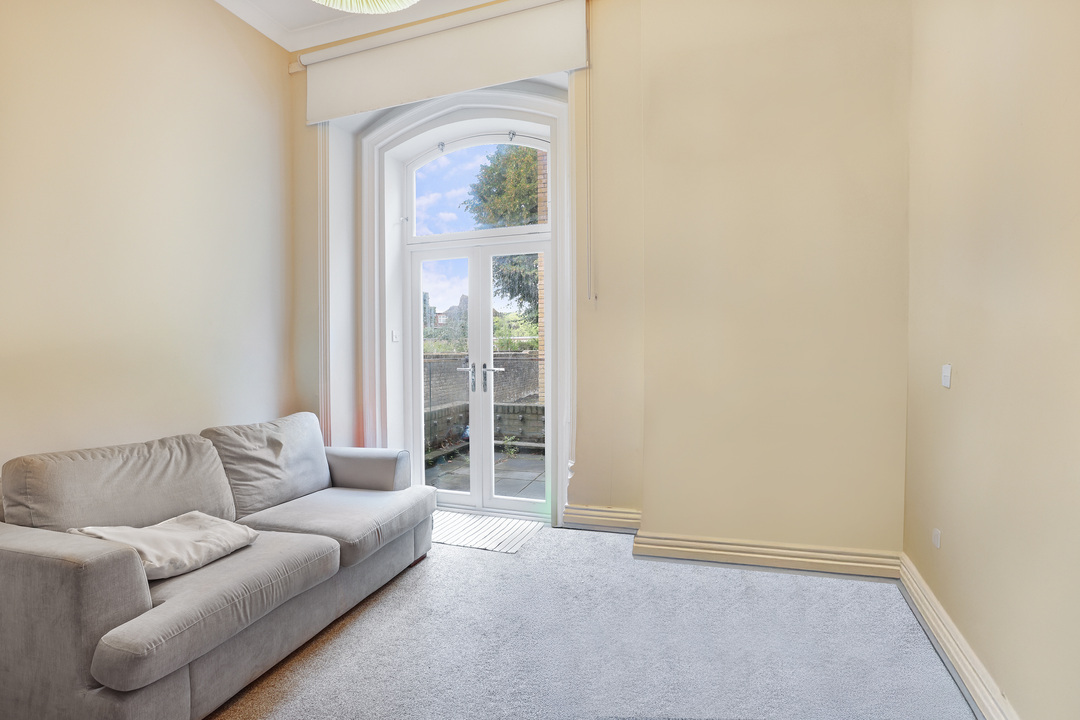 2 bed apartment to rent in North Common Road, Ealing, London, W5  - Property Image 4