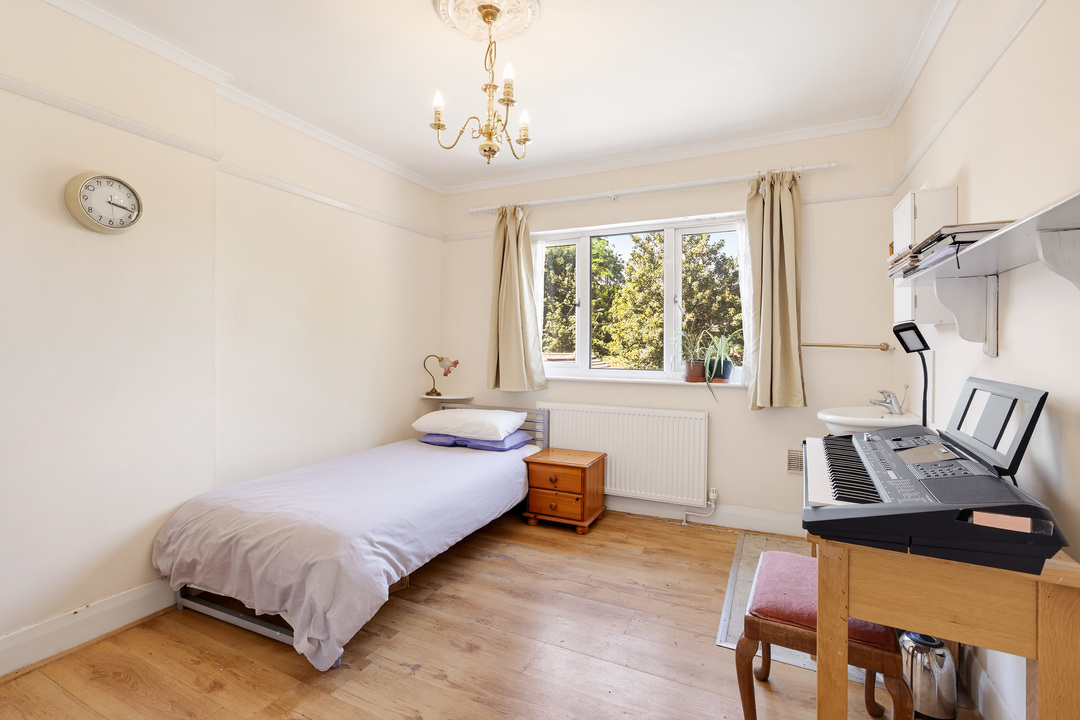 3 bed terraced house for sale in Park Place, Acton, London, W3  - Property Image 6