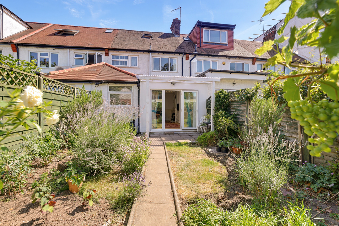 3 bed terraced house for sale in Park Place, Acton, London, W3  - Property Image 5