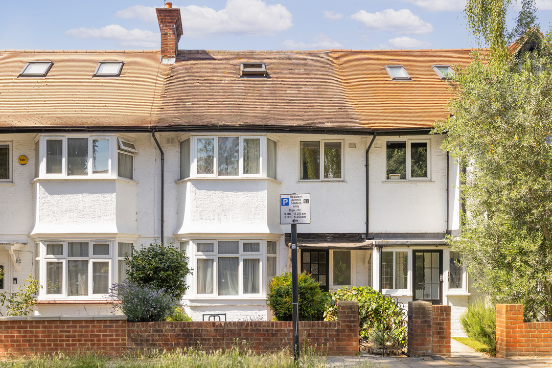 3 bed terraced house for sale in Park Place, Acton, London, W3 - Property Image 1