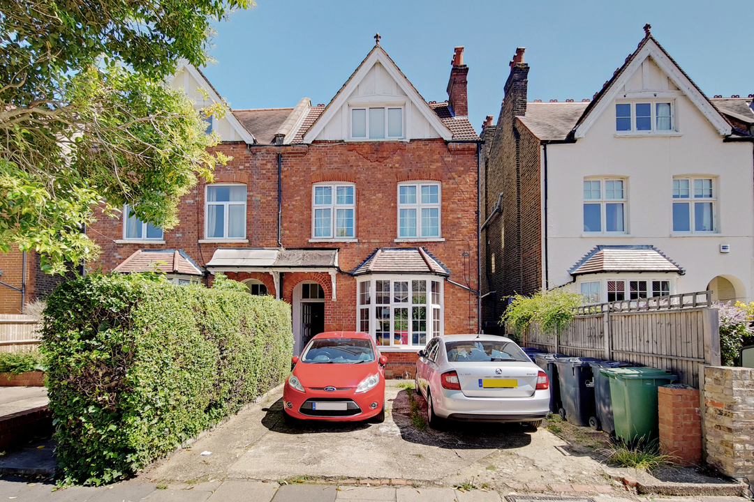 2 bed apartment for sale in Kerrison Road, Ealing, London, W5