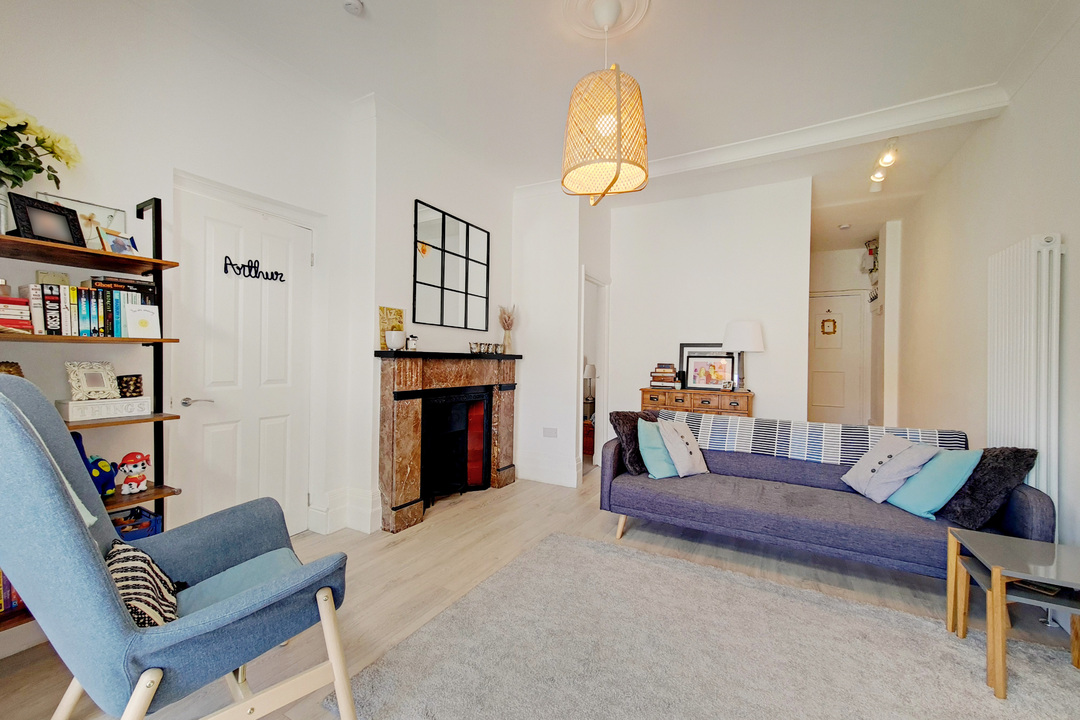 2 bed apartment for sale in Kerrison Road, Ealing, London, W5  - Property Image 3