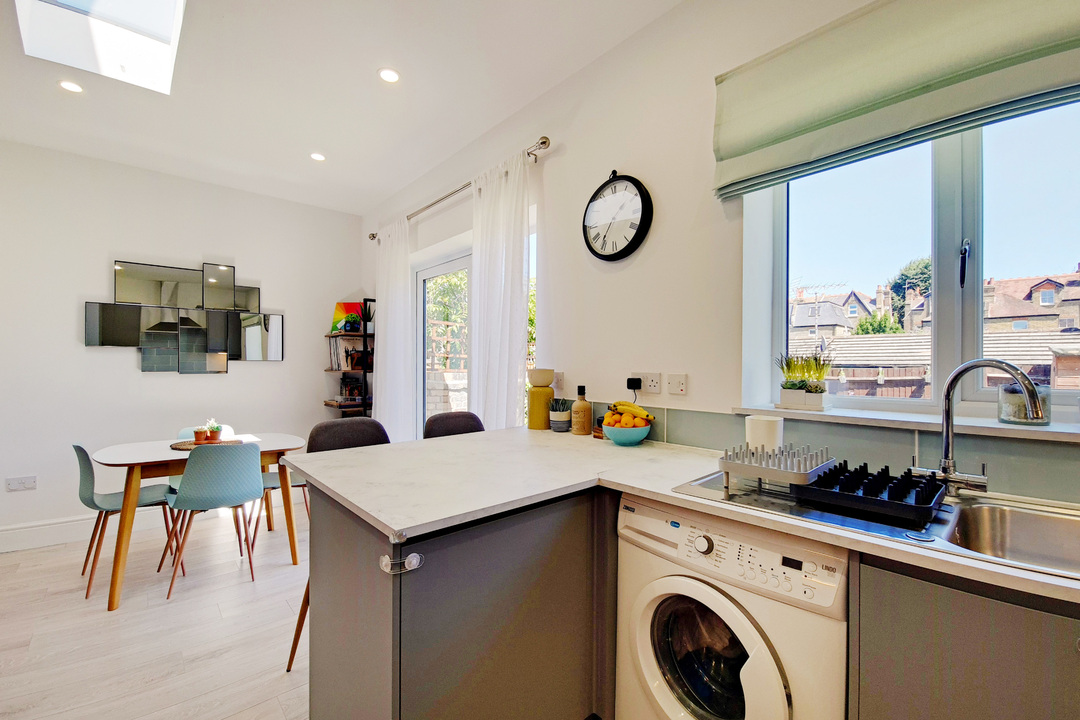 2 bed apartment for sale in Kerrison Road, Ealing, London, W5  - Property Image 11