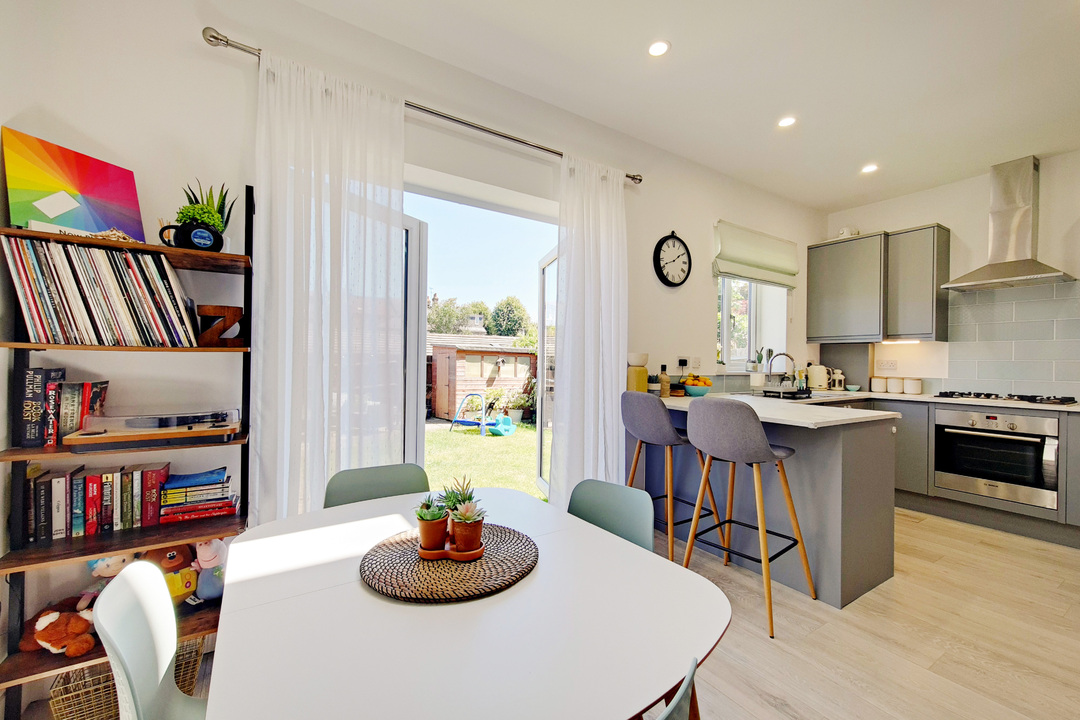 2 bed apartment for sale in Kerrison Road, Ealing, London, W5  - Property Image 13