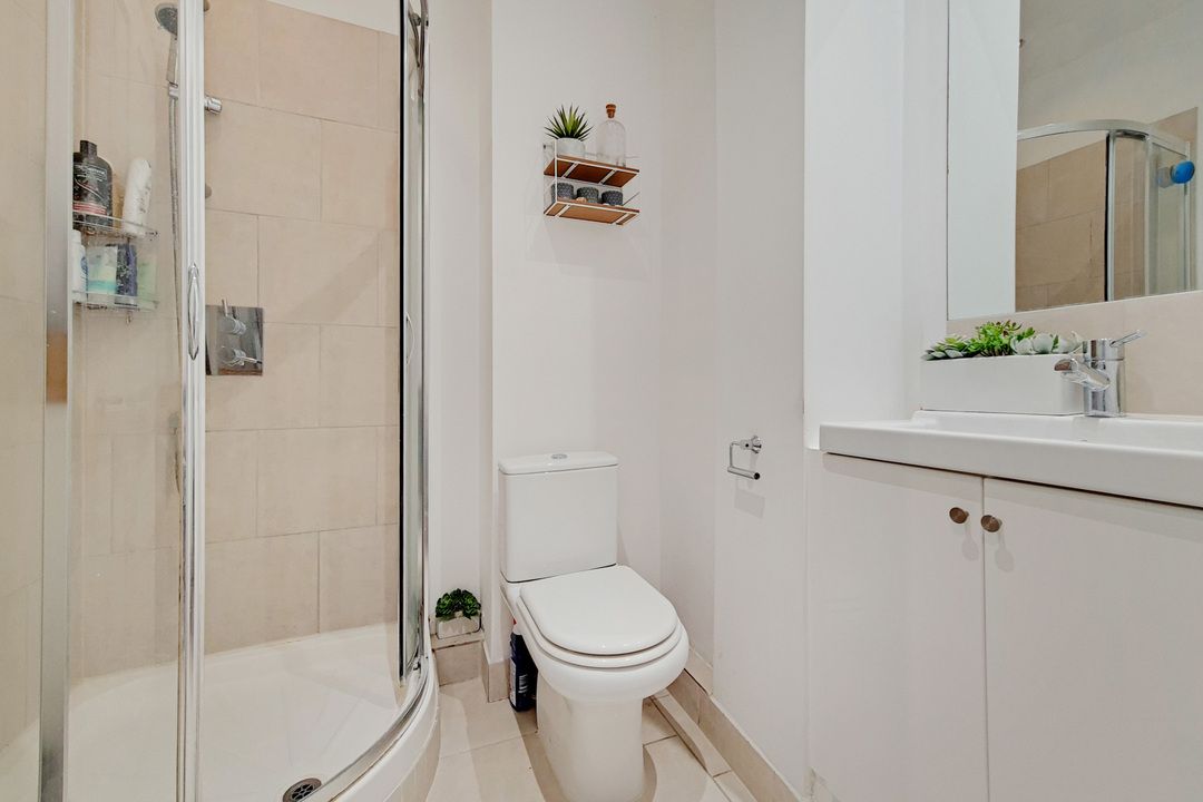 2 bed apartment for sale in Kerrison Road, Ealing, London, W5  - Property Image 14