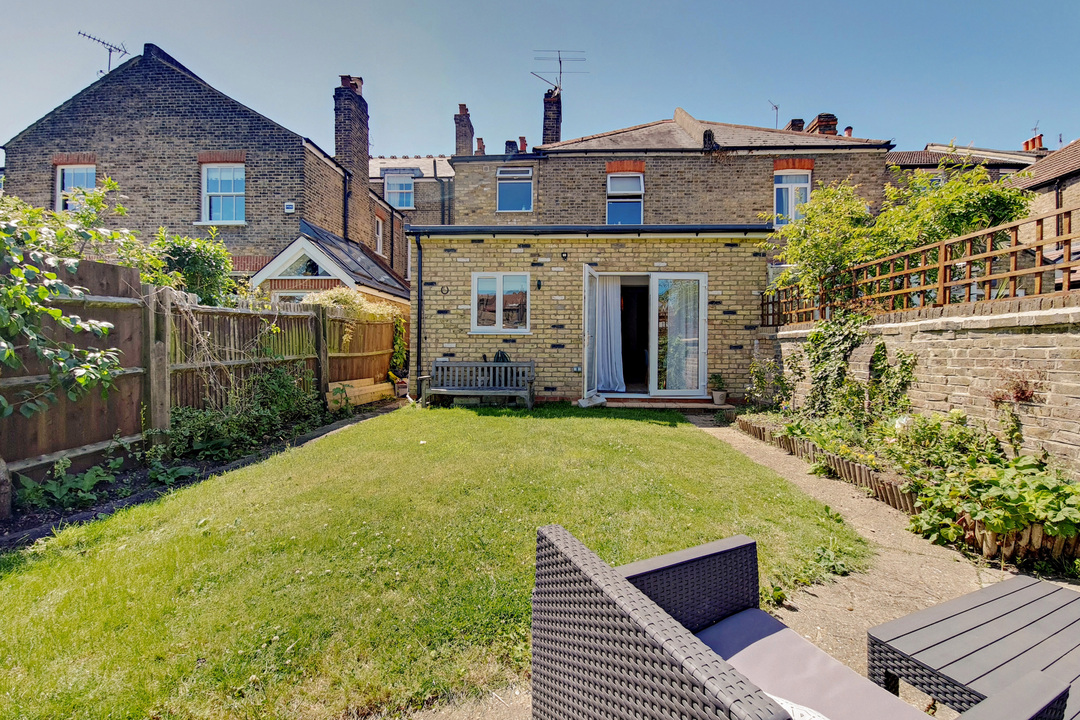 2 bed apartment for sale in Kerrison Road, Ealing, London, W5  - Property Image 15