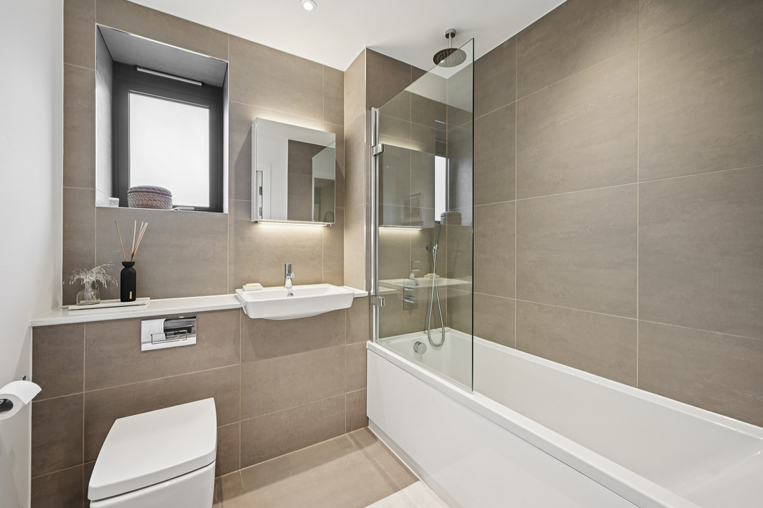 2 bed apartment for sale in Cellini Building, Ealing, London, W13  - Property Image 16