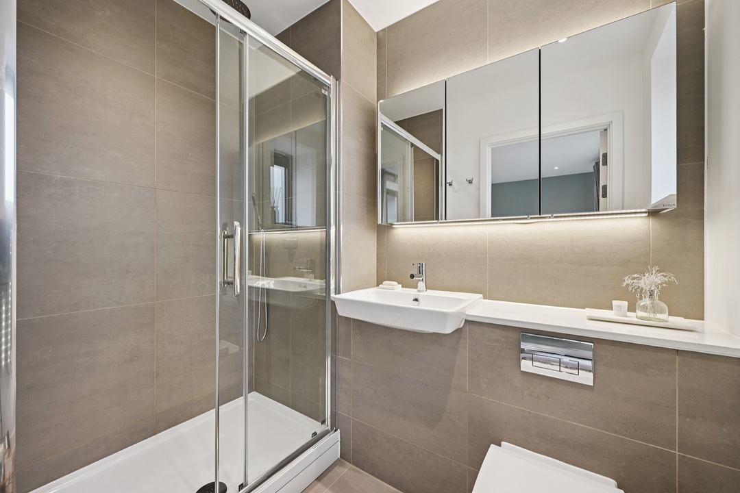 2 bed apartment for sale in Cellini Building, Ealing, London, W13  - Property Image 13