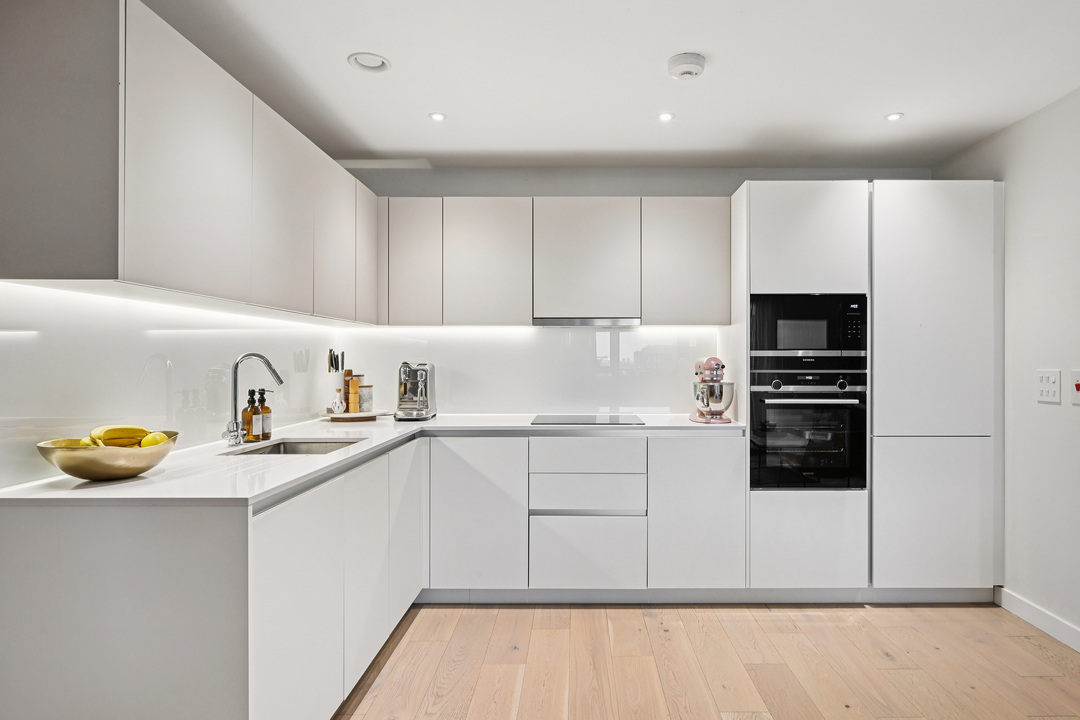 2 bed apartment for sale in Cellini Building, Ealing, London, W13