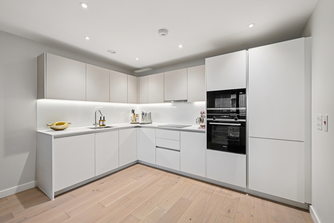 2 bed apartment for sale in Cellini Building, Ealing, London, W13  - Property Image 18