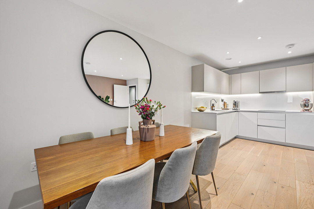2 bed apartment for sale in Cellini Building, Ealing, London, W13  - Property Image 6