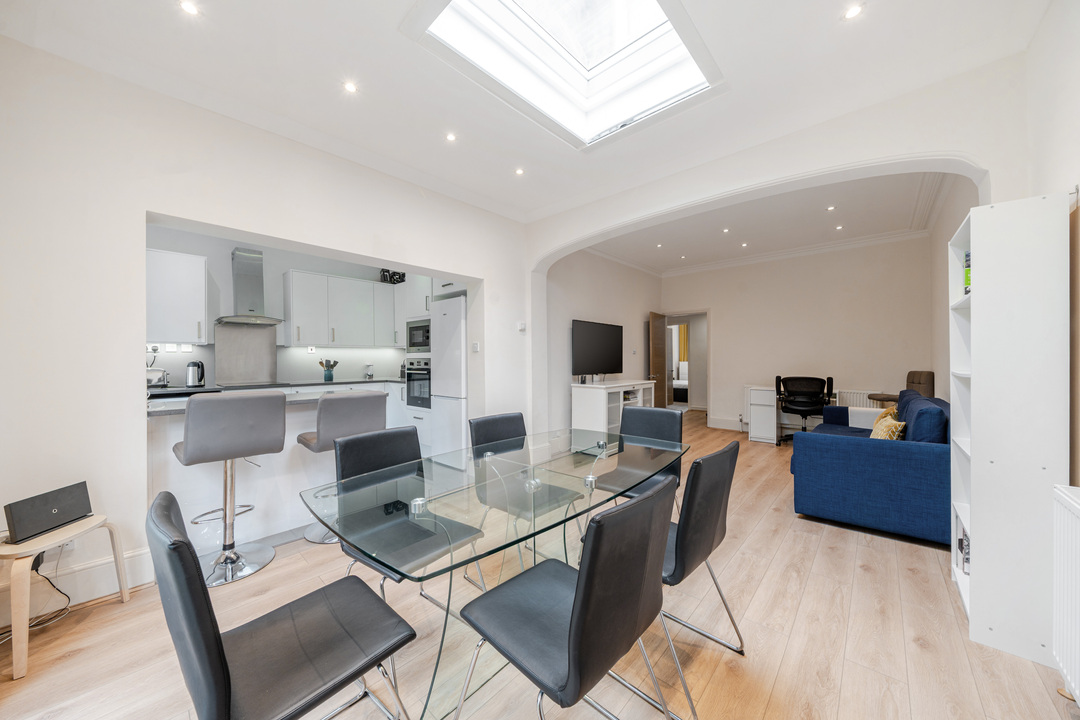 6 bed semi-detached house for sale in Gloucester Road, Ealing, London, W5  - Property Image 6