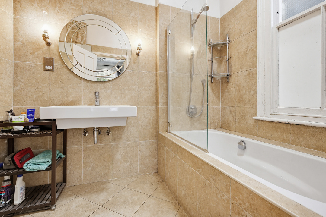 3 bed apartment to rent in Woodrange Avenue, Ealing, London, W5  - Property Image 10