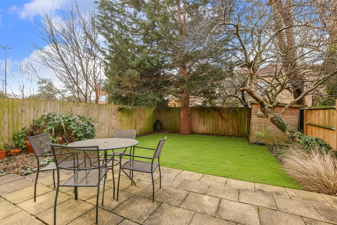 3 bed apartment to rent in Woodrange Avenue, Ealing, London, W5  - Property Image 6