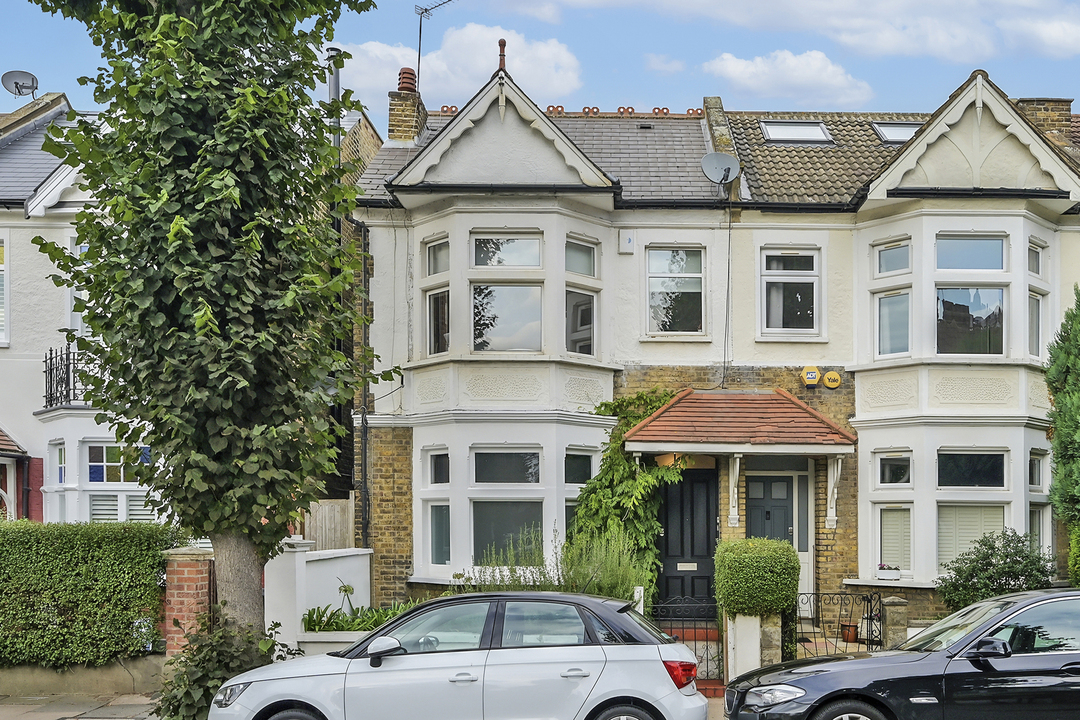 2 bed apartment for sale in Airedale Road, Ealing, London, W5  - Property Image 2