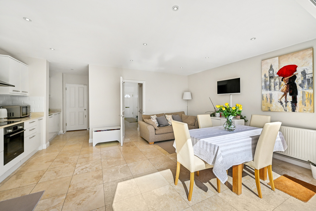 4 bed terraced house for sale in Regency Close, Ealing, London, W5  - Property Image 7