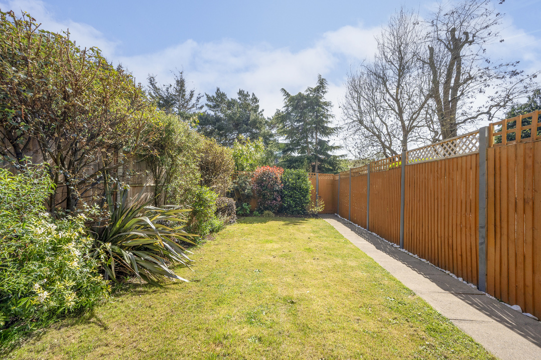 4 bed terraced house for sale in Regency Close, Ealing, London, W5  - Property Image 5
