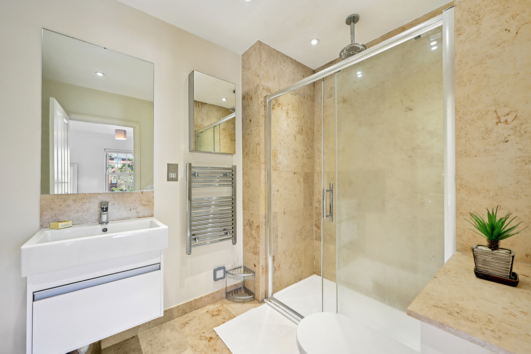 4 bed terraced house for sale in Regency Close, Ealing, London, W5  - Property Image 15