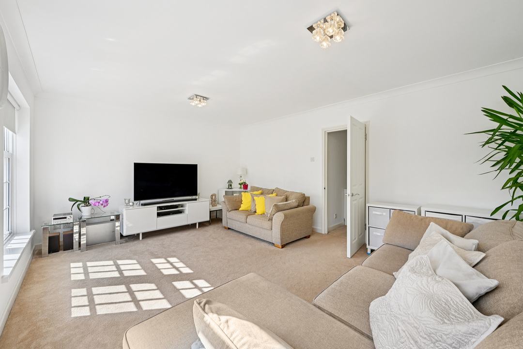4 bed terraced house for sale in Regency Close, Ealing, London, W5  - Property Image 13