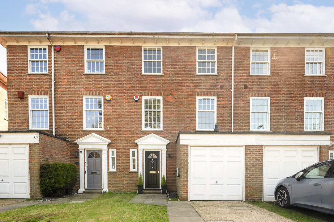 4 bed terraced house for sale in Regency Close, Ealing, London, W5  - Property Image 21